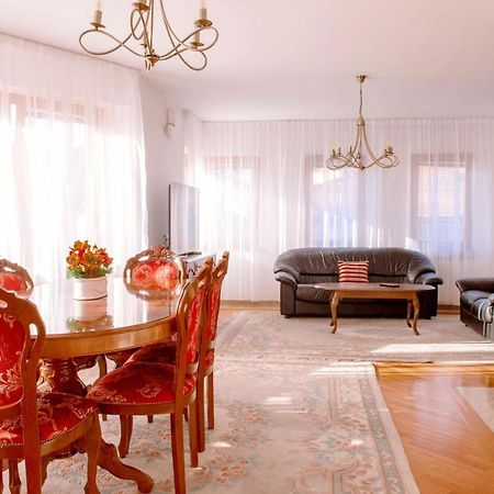 Ferienwohnung Beautiful Duplex In Heart Of Old Town - Free Parking SJJ Exterior foto