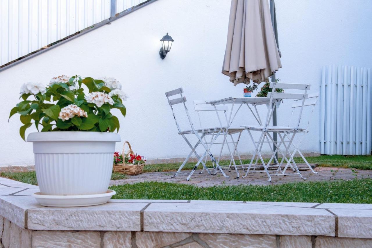 Ferienwohnung Beautiful Duplex In Heart Of Old Town - Free Parking SJJ Exterior foto