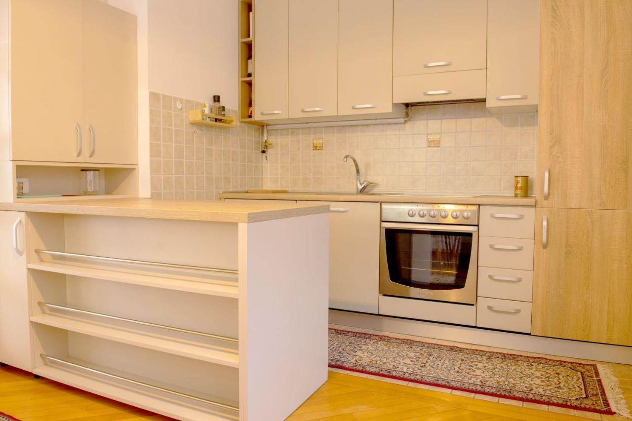 Ferienwohnung Beautiful Duplex In Heart Of Old Town - Free Parking SJJ Exterior foto